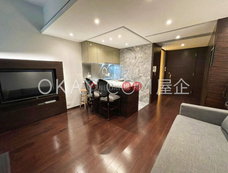 Charming studio on high floor | Rental