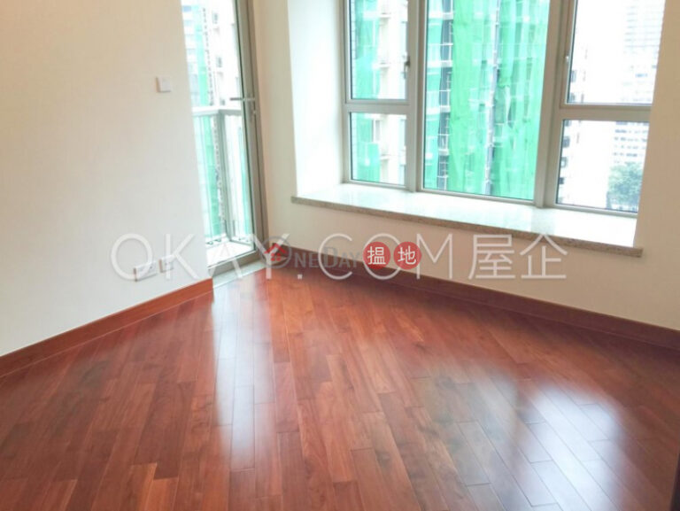 Nicely kept 2 bedroom with balcony | For Sale