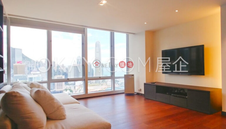 Luxurious 1 bedroom on high floor with harbour views | For Sale