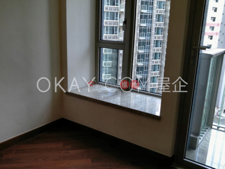 Lovely 1 bedroom with balcony | For Sale