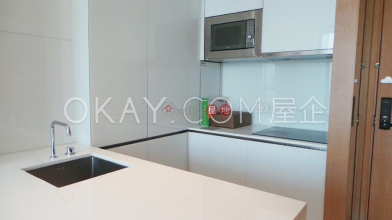Luxurious 1 bedroom with harbour views & balcony | For Sale