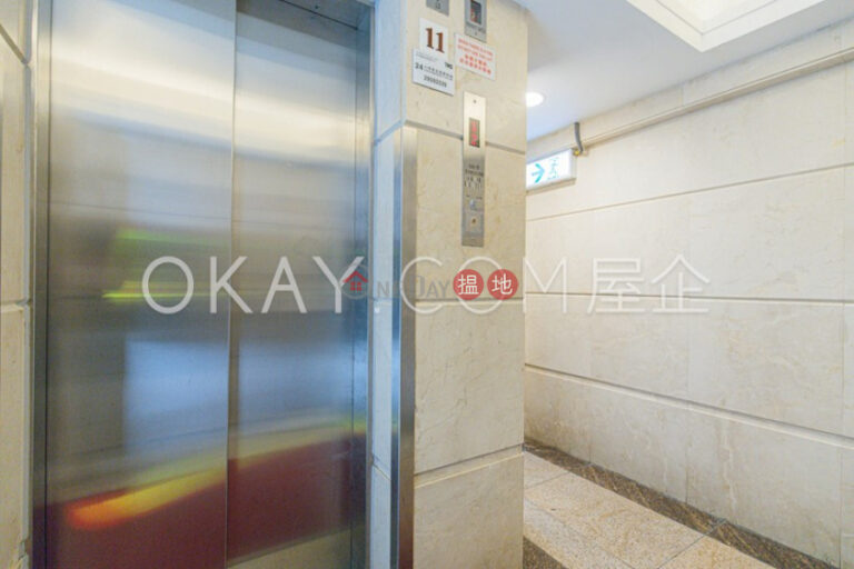 Efficient 3 bedroom on high floor with rooftop | For Sale