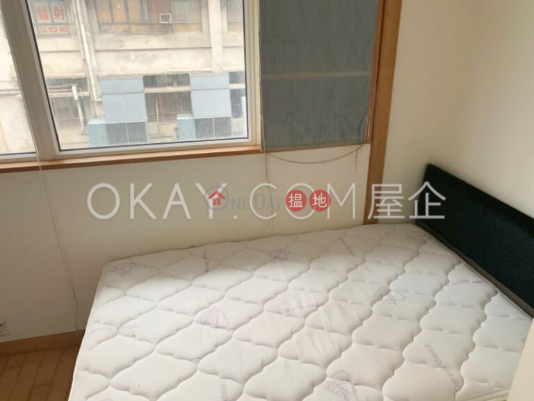 2房1廁《長春大廈出售單位》