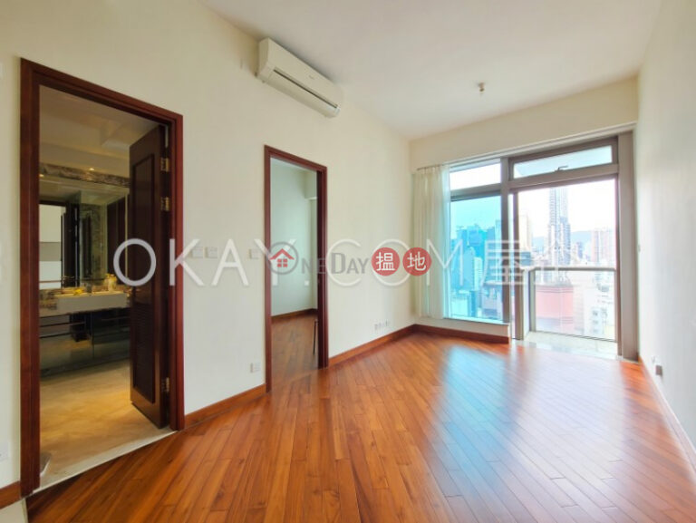 Nicely kept 1 bedroom with balcony | For Sale