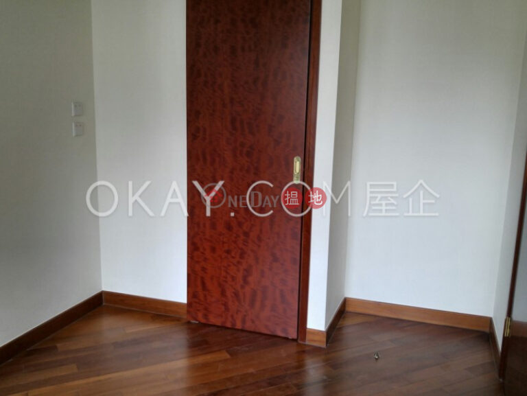 Lovely 1 bedroom with balcony | For Sale