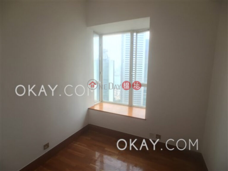 Gorgeous 3 bedroom on high floor with sea views | For Sale
