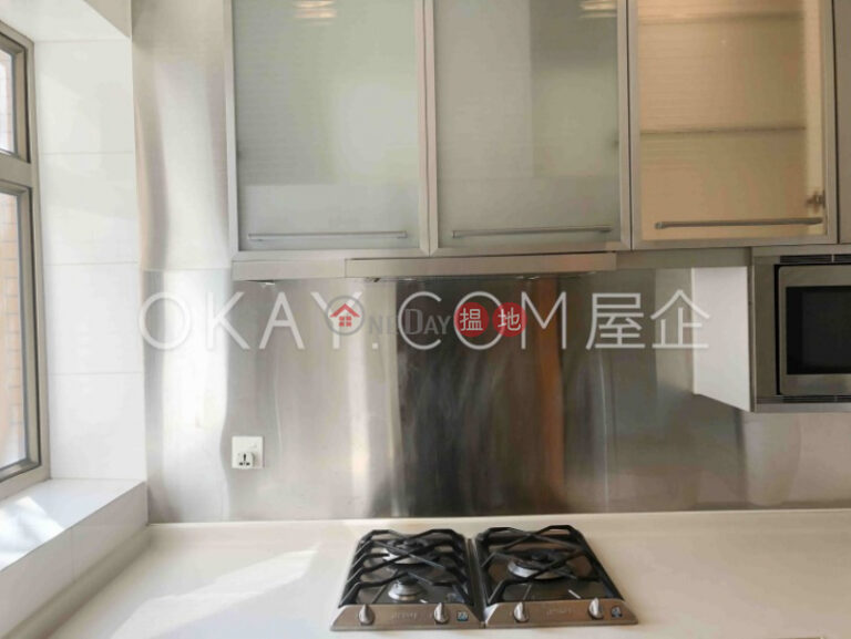 Stylish 2 bed on high floor with racecourse views | For Sale