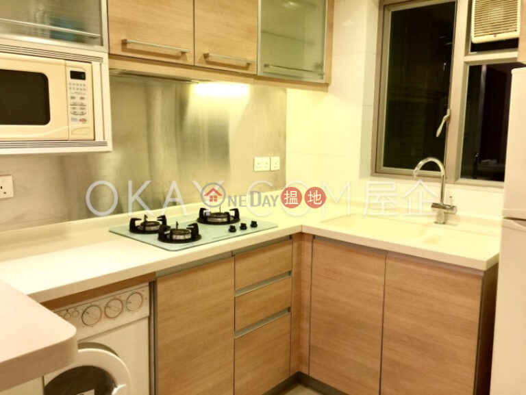 Tasteful 3 bedroom with balcony | For Sale