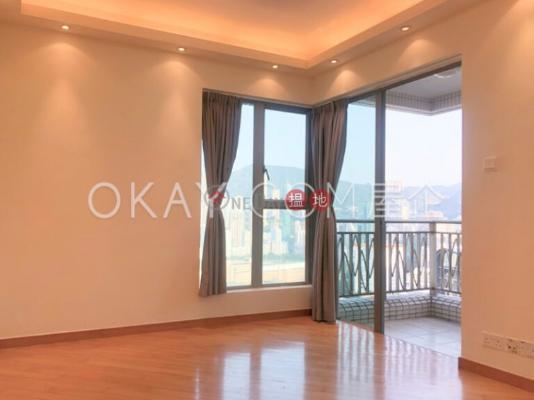 Unique 3 bedroom on high floor with balcony | For Sale