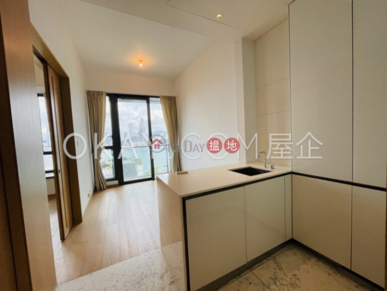 Tasteful 1 bedroom with sea views & balcony | For Sale