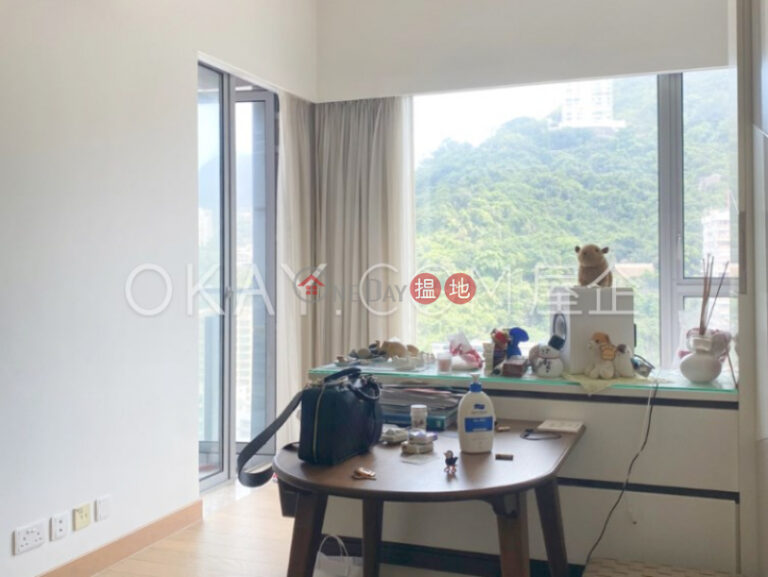 Tasteful studio on high floor with balcony | For Sale