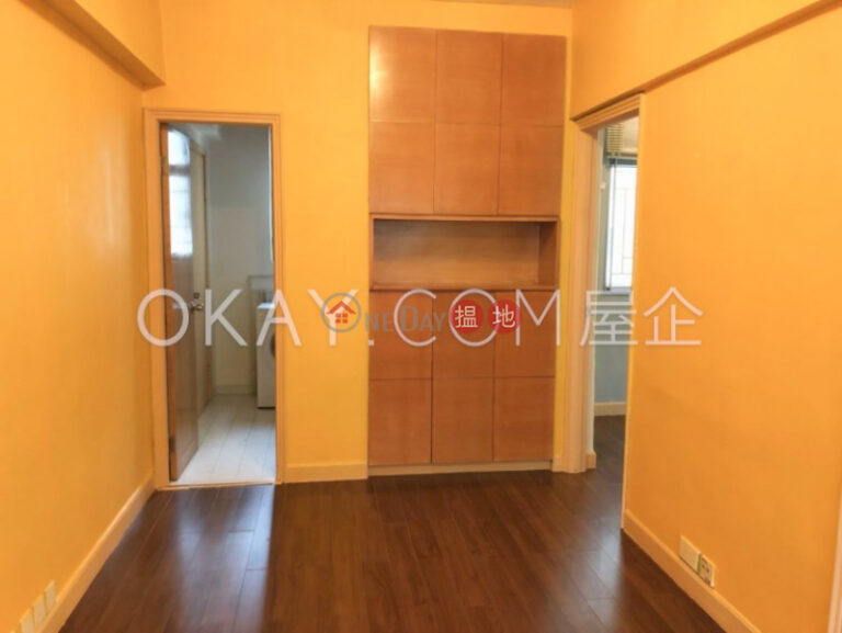 Cozy 2 bedroom in Wan Chai | For Sale