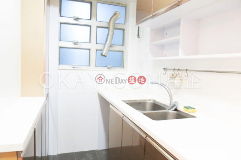 Charming 3 bedroom on high floor | For Sale