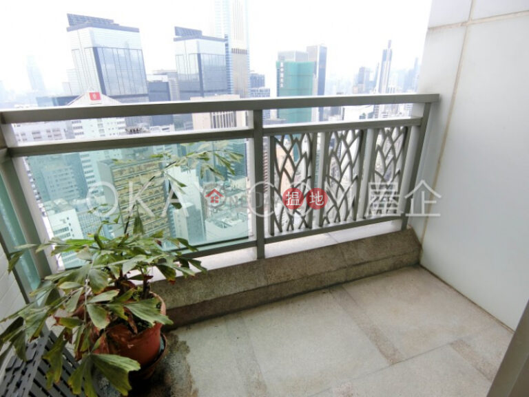 Nicely kept penthouse with balcony | For Sale