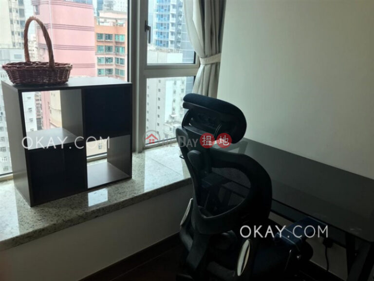 Tasteful 2 bedroom on high floor with balcony | Rental