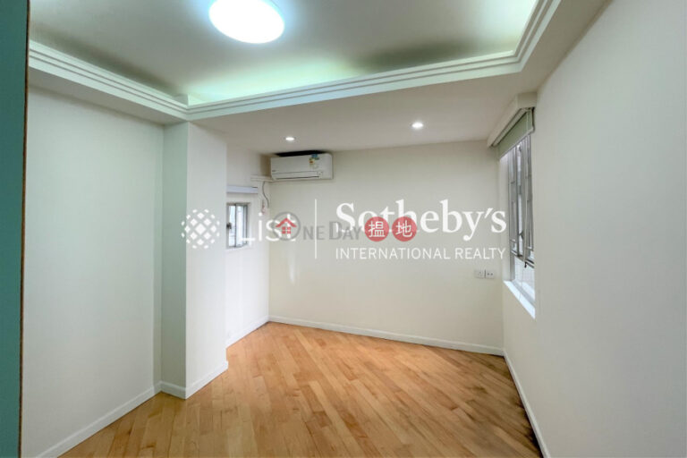 Property for Rent at Phoenix Court with 3 Bedrooms