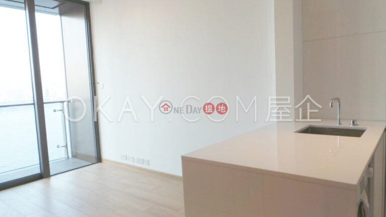 Luxurious 1 bedroom with harbour views & balcony | For Sale