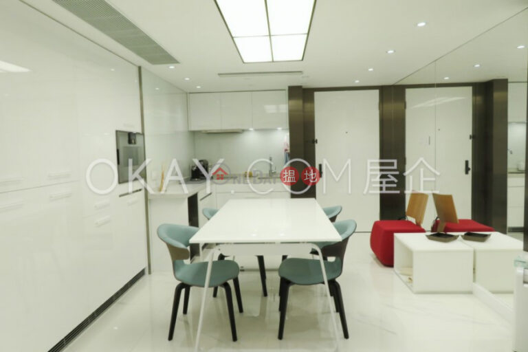 Rare 1 bedroom on high floor with harbour views | For Sale