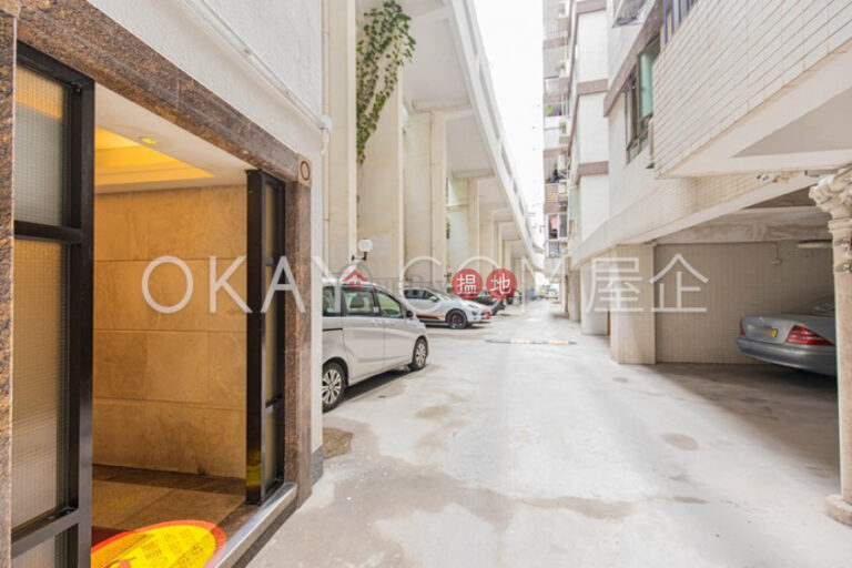 Efficient 3 bedroom on high floor with rooftop | For Sale