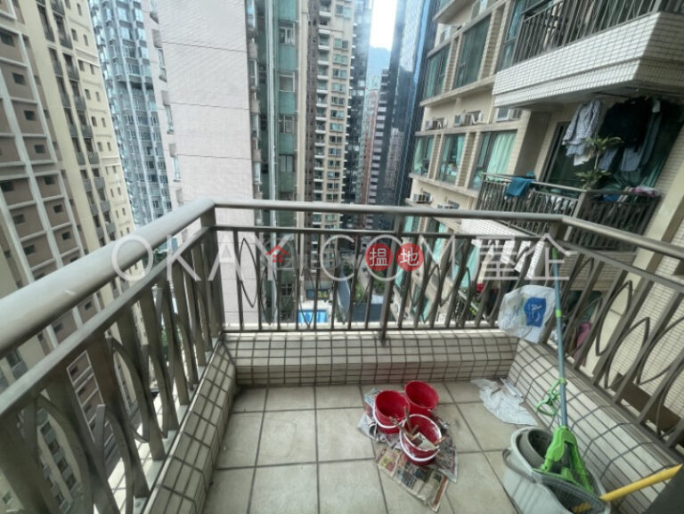 Nicely kept 2 bedroom on high floor with balcony | For Sale