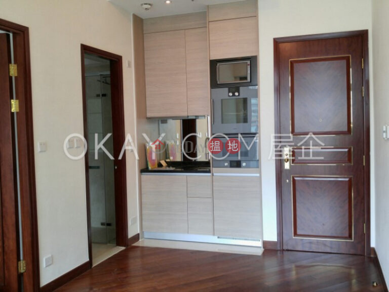 Lovely 1 bedroom with balcony | For Sale