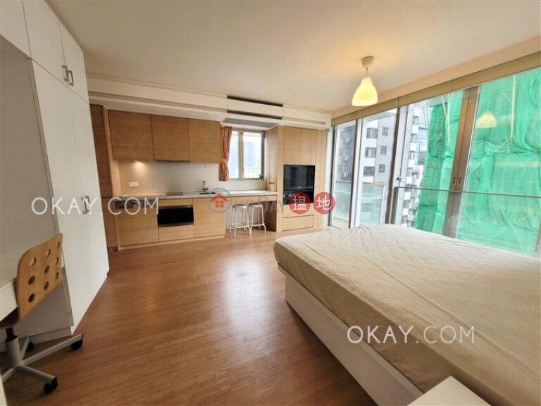 Lovely with balcony in Wan Chai | For Sale