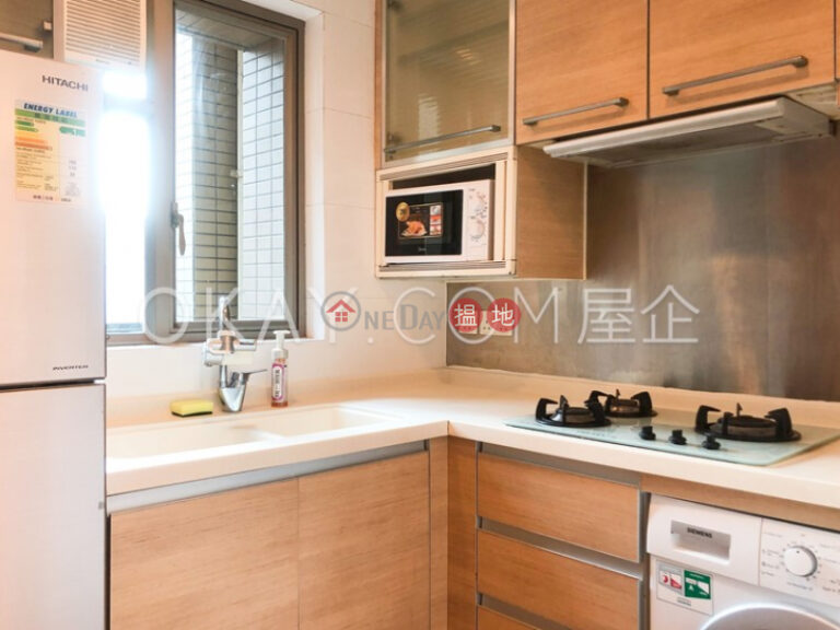 Unique 3 bedroom on high floor with balcony | For Sale