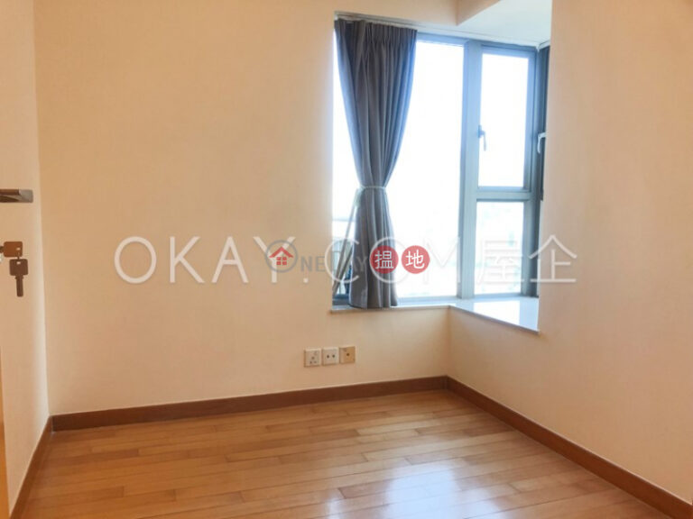 Unique 3 bedroom on high floor with balcony | For Sale