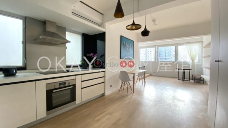 Generous high floor with rooftop | Rental