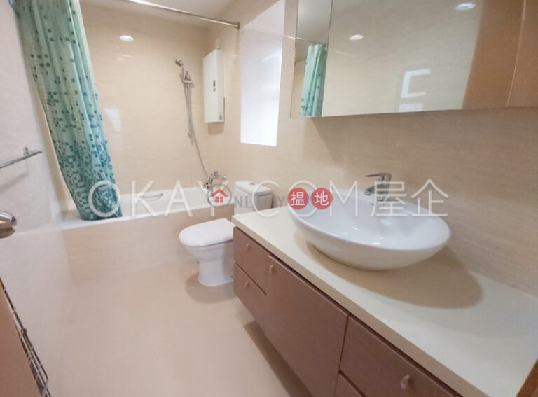 Charming penthouse with rooftop | Rental